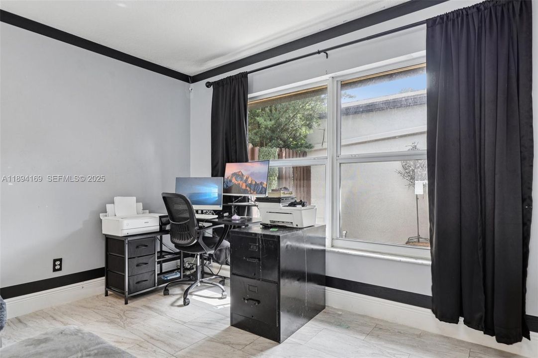 合同活跃: $554,921 (3 贝兹, 2 浴室, 1450 平方英尺)