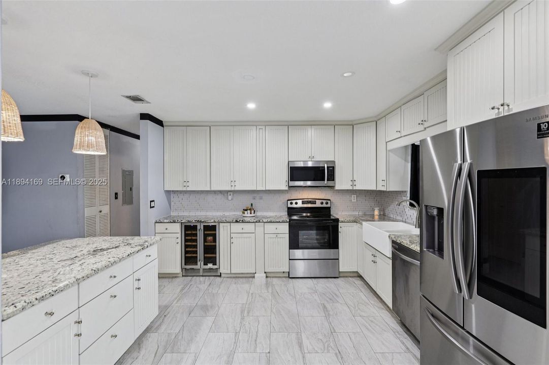 合同活跃: $554,921 (3 贝兹, 2 浴室, 1450 平方英尺)