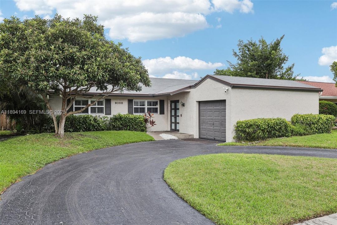 合同活跃: $554,921 (3 贝兹, 2 浴室, 1450 平方英尺)