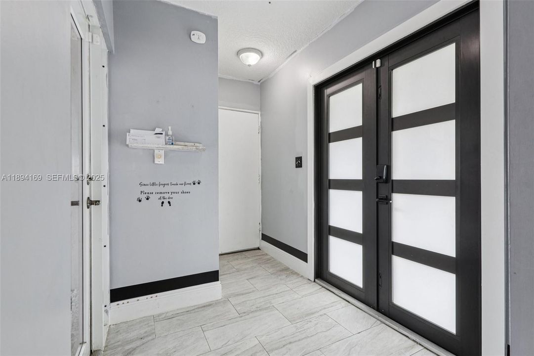 合同活跃: $554,921 (3 贝兹, 2 浴室, 1450 平方英尺)