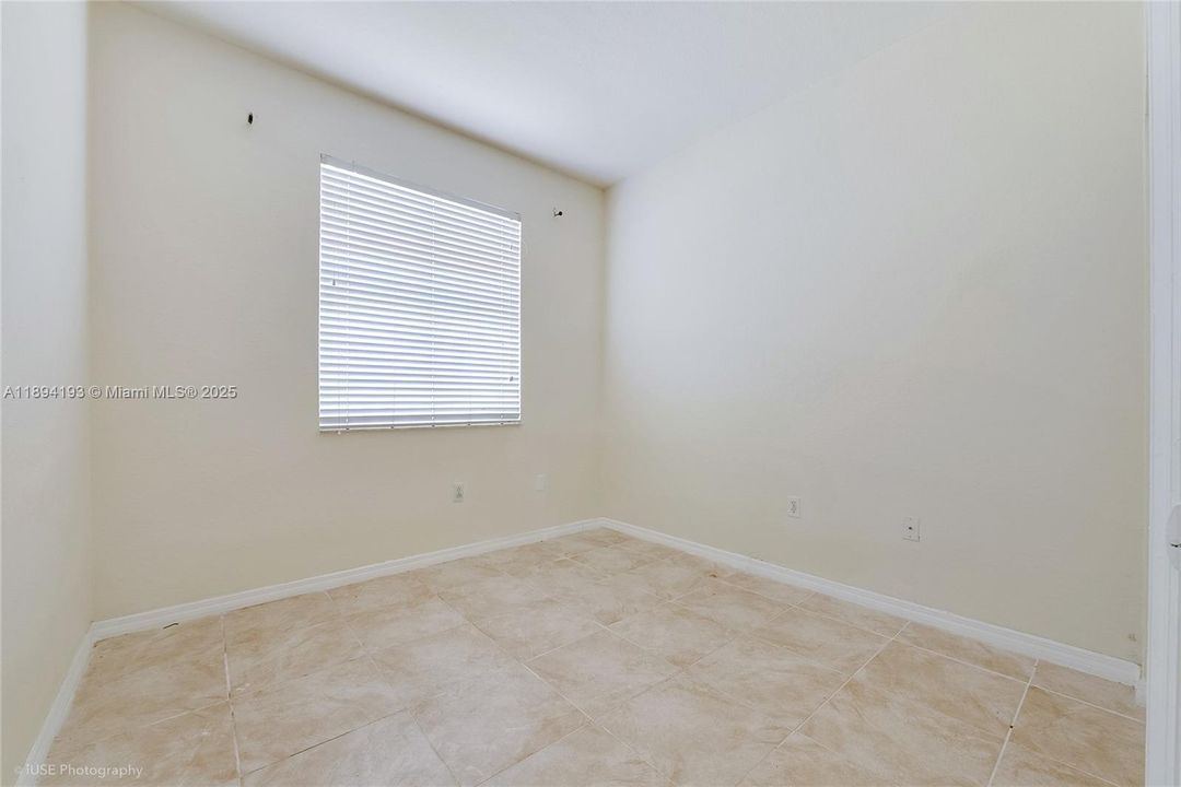 На продажу: $359,900 (3 спален, 2 ванн, 1216 Квадратных фут)