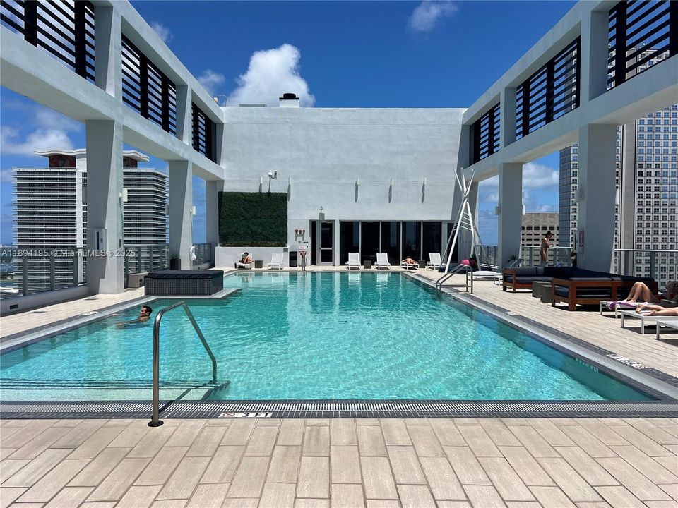 待售: $339,999 (1 贝兹, 1 浴室, 533 平方英尺)