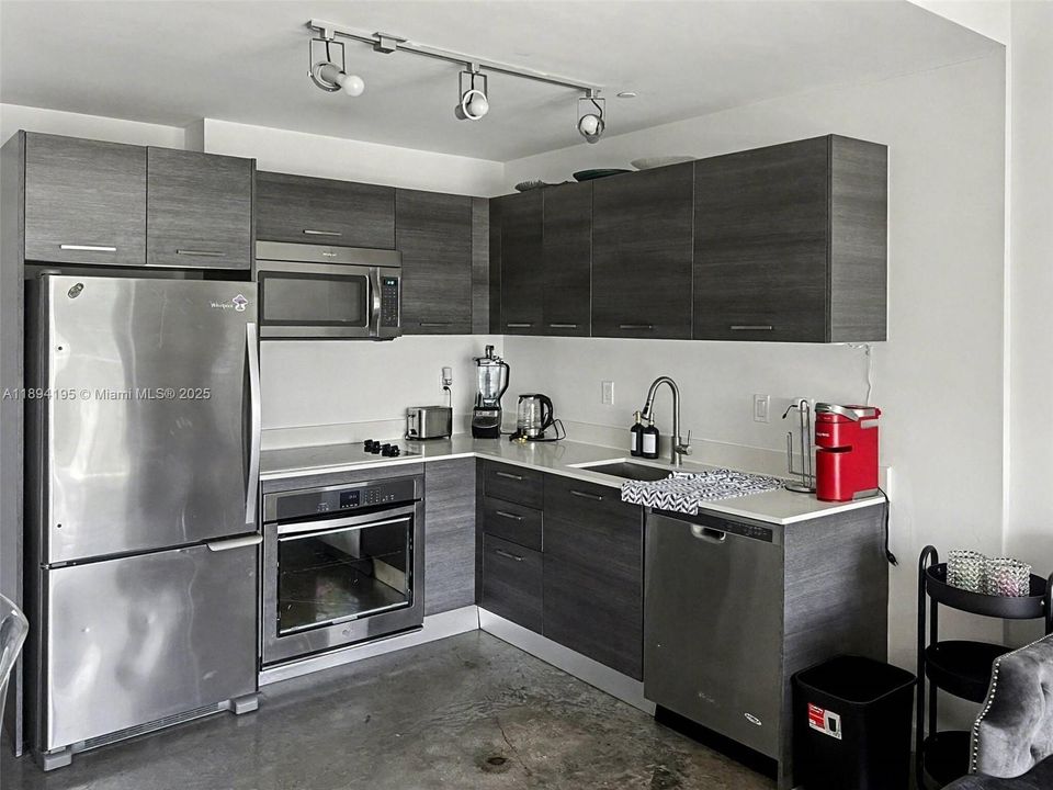 待售: $339,999 (1 贝兹, 1 浴室, 533 平方英尺)