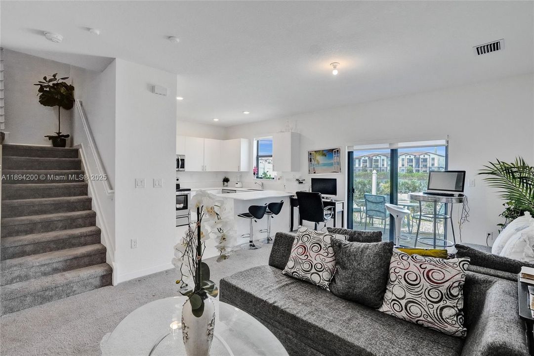 На продажу: $485,900 (3 спален, 2 ванн, 1344 Квадратных фут)