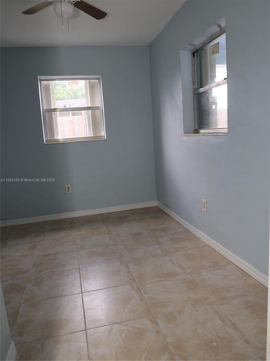 出租: $3,850 (5 贝兹, 3 浴室, 1886 平方英尺)