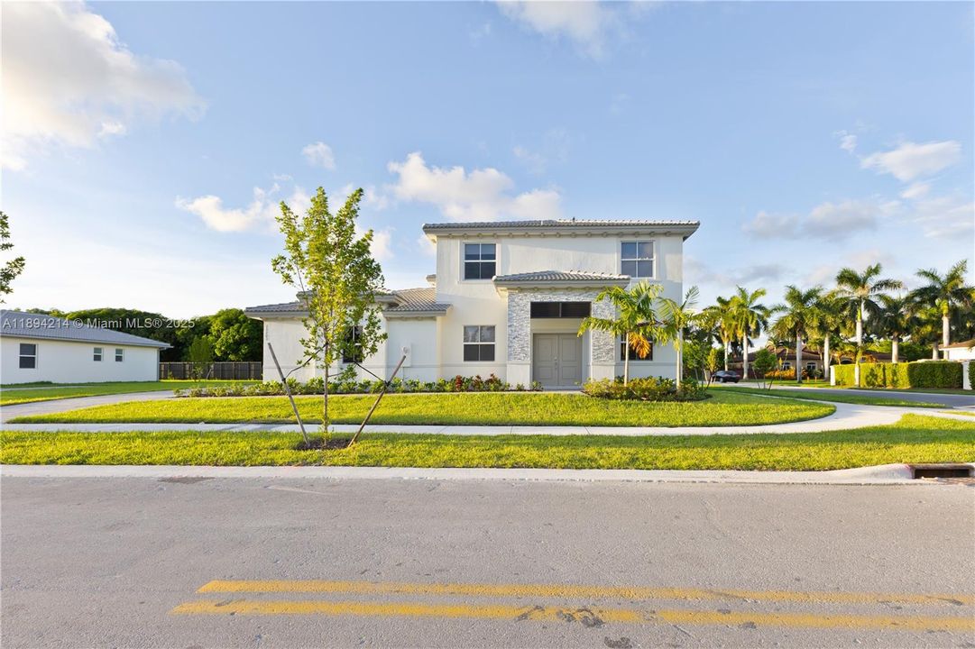 Recently Rented: $5,200 (5 beds, 4 baths, 3486 Square Feet)