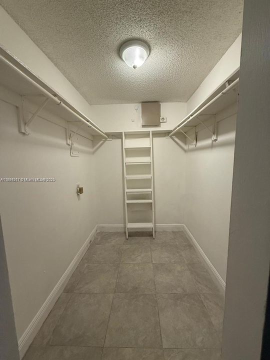 待售: $155,000 (3 贝兹, 2 浴室, 1195 平方英尺)