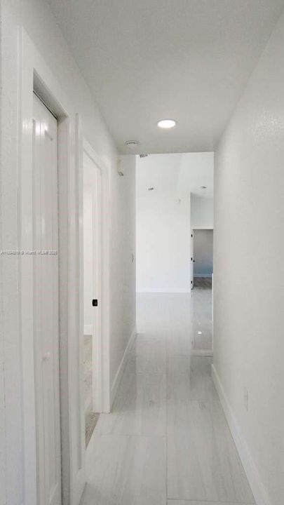 For Sale: $355,000 (4 beds, 3 baths, 1707 Square Feet)