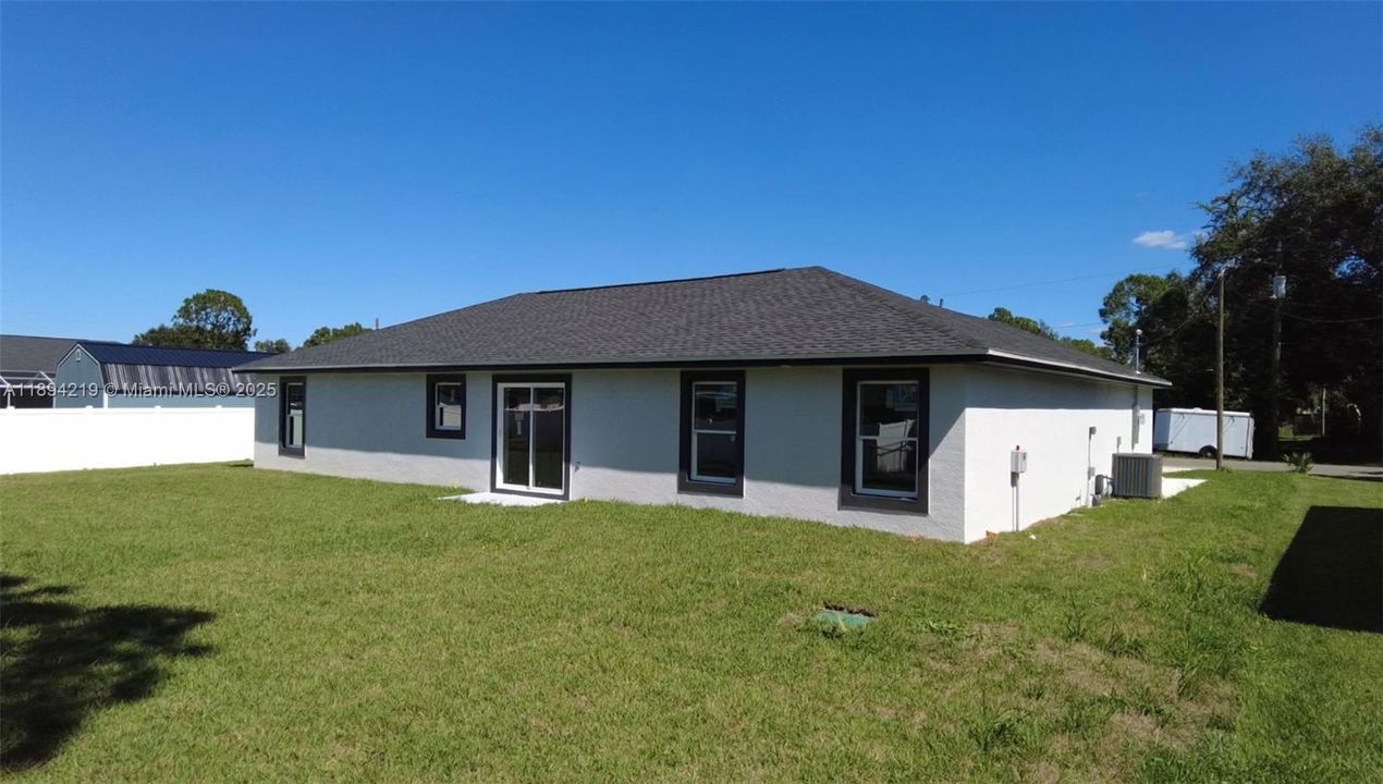 For Sale: $355,000 (4 beds, 3 baths, 1707 Square Feet)