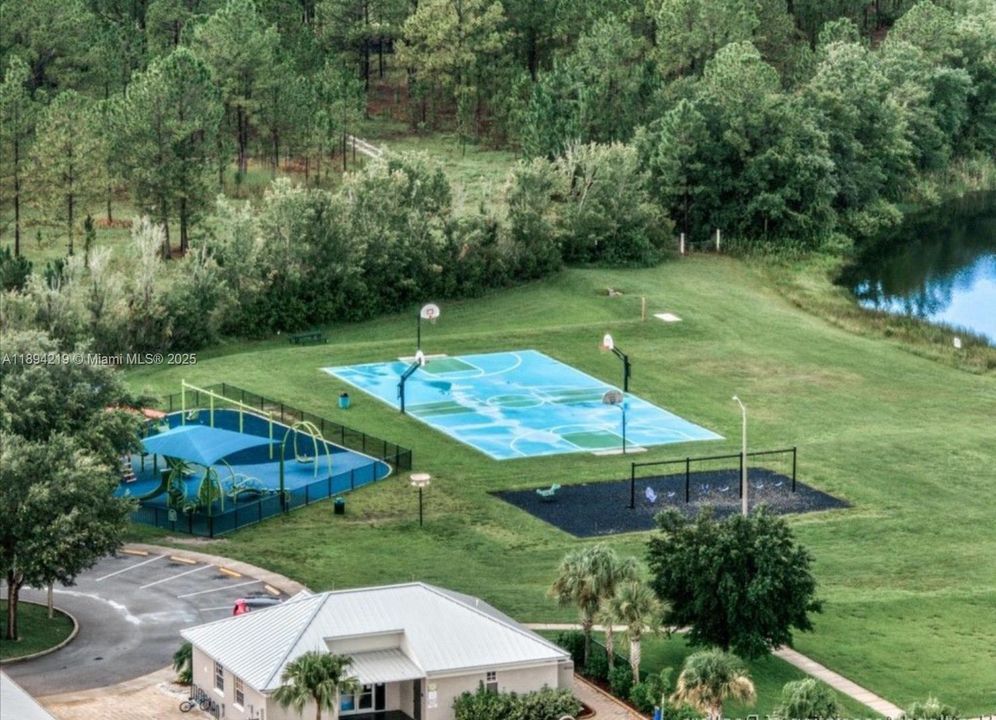 For Sale: $355,000 (4 beds, 3 baths, 1707 Square Feet)