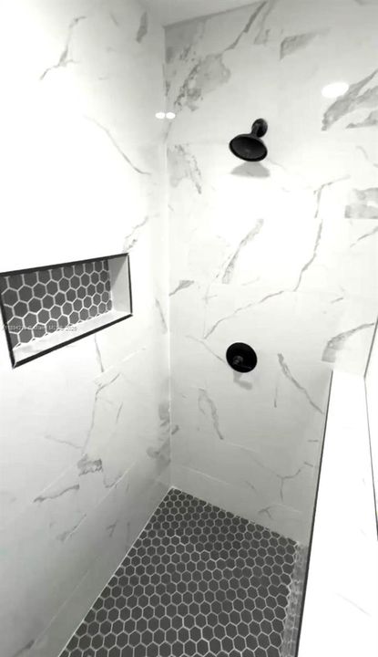 For Sale: $355,000 (4 beds, 3 baths, 1707 Square Feet)