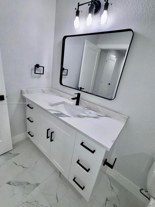 For Sale: $355,000 (4 beds, 3 baths, 1707 Square Feet)