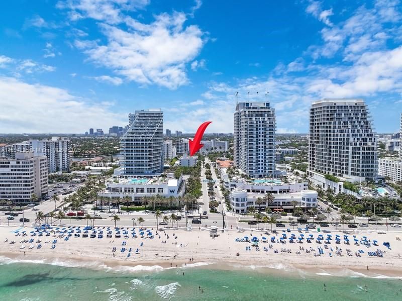 Active With Contract: $1,875 (1 beds, 1 baths, 640 Square Feet)