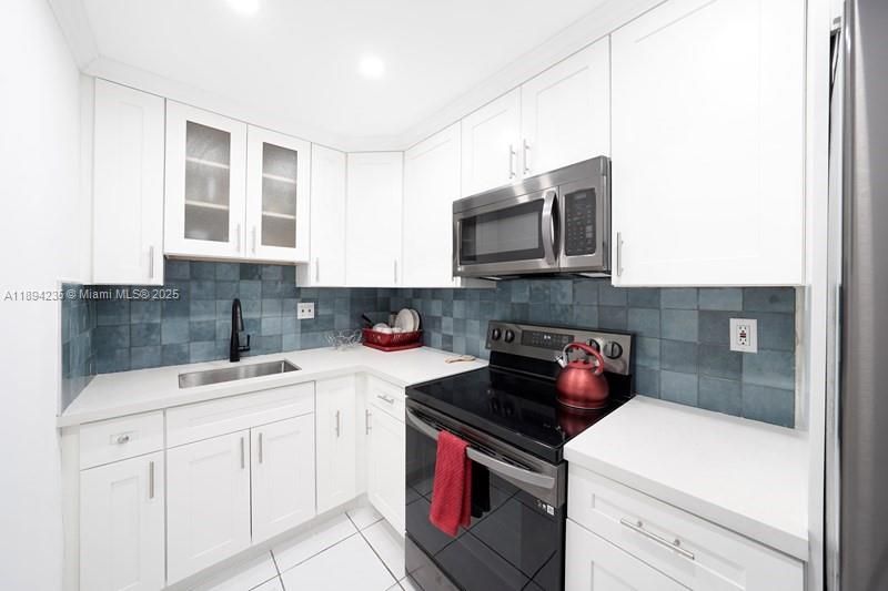 Active With Contract: $1,875 (1 beds, 1 baths, 640 Square Feet)