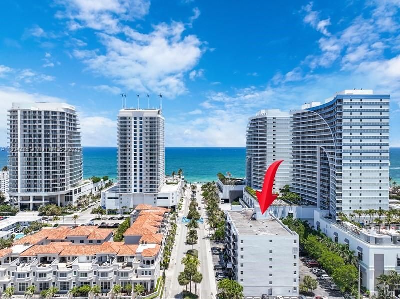 Active With Contract: $1,875 (1 beds, 1 baths, 640 Square Feet)