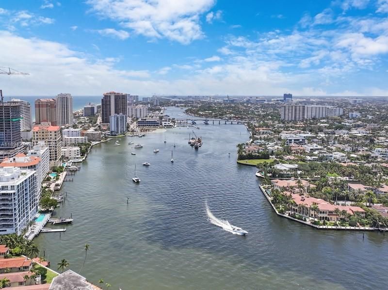 Active With Contract: $1,875 (1 beds, 1 baths, 640 Square Feet)