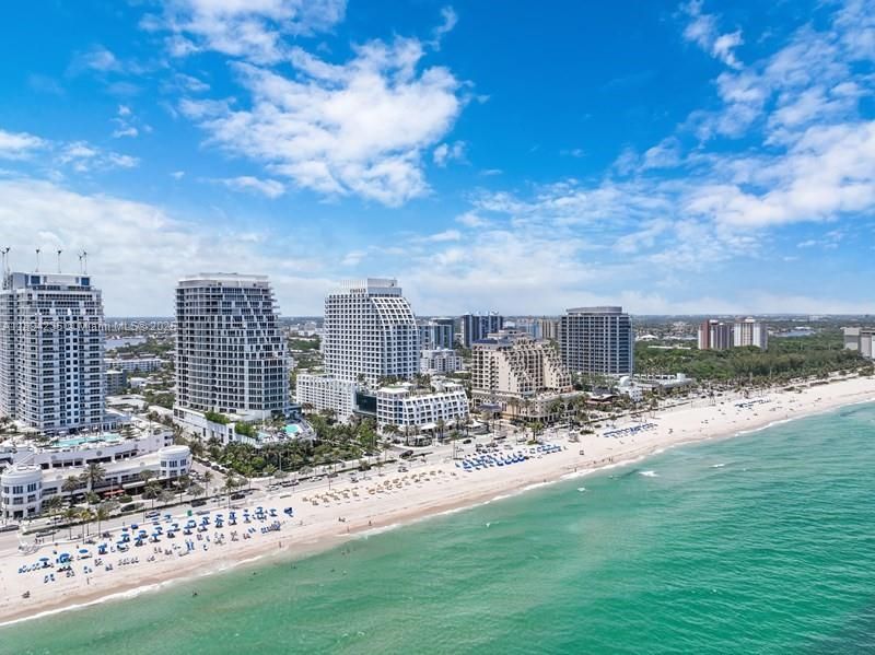 Active With Contract: $1,875 (1 beds, 1 baths, 640 Square Feet)