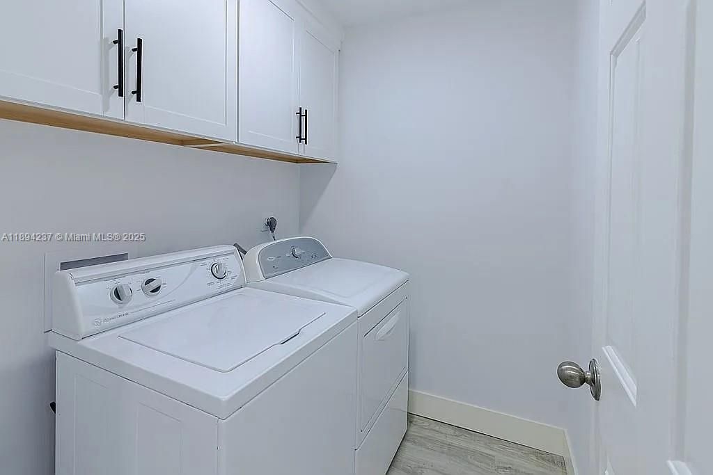 Под контрактом: $399,000 (3 спален, 2 ванн, 1587 Квадратных фут)