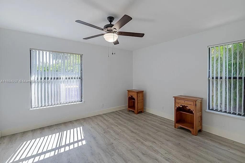 Под контрактом: $399,000 (3 спален, 2 ванн, 1587 Квадратных фут)