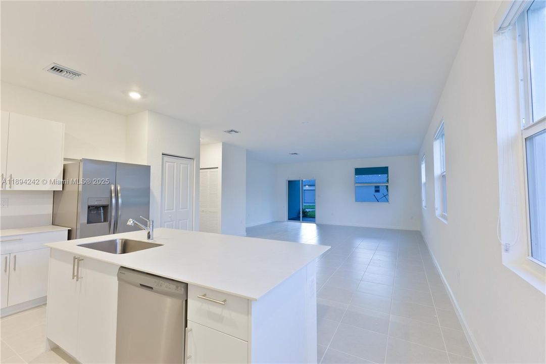 En Venta: $1,200,000 (5 camas, 4 baños, 0 Pies cuadrados)