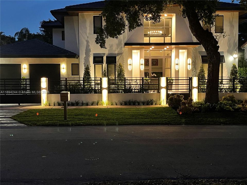 待售: $5,300,000 (5 贝兹, 6 浴室, 4300 平方英尺)