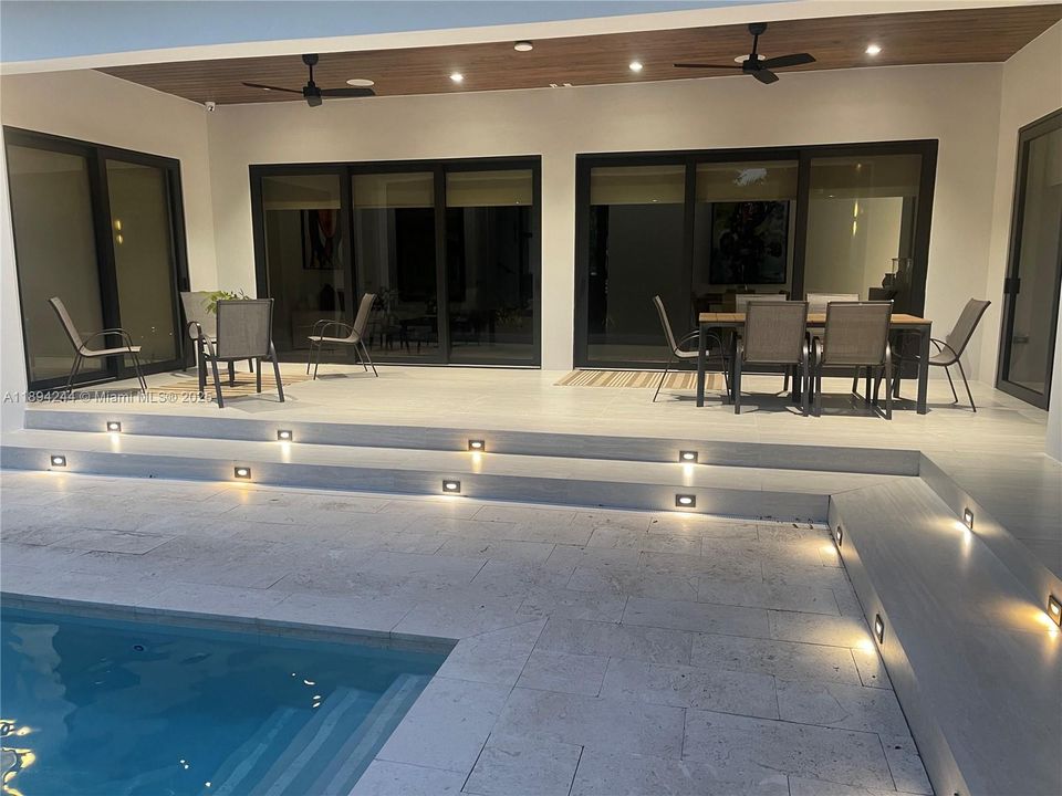 待售: $5,300,000 (5 贝兹, 6 浴室, 4300 平方英尺)