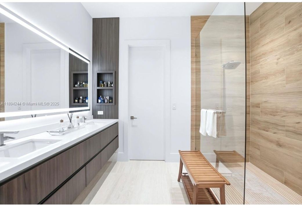 待售: $5,300,000 (5 贝兹, 6 浴室, 4300 平方英尺)