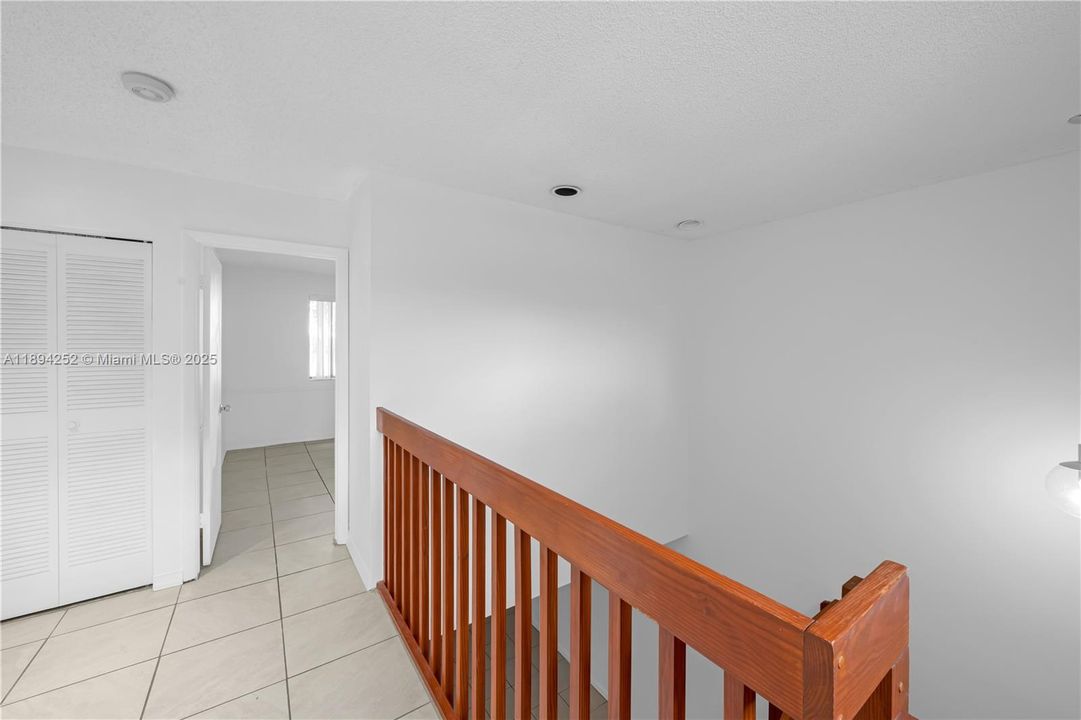 For Rent: $2,700 (2 beds, 2 baths, 1370 Square Feet)