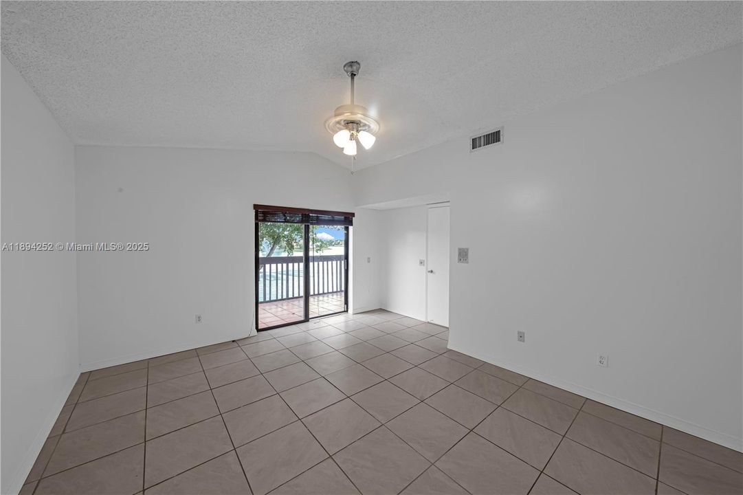 For Rent: $2,700 (2 beds, 2 baths, 1370 Square Feet)