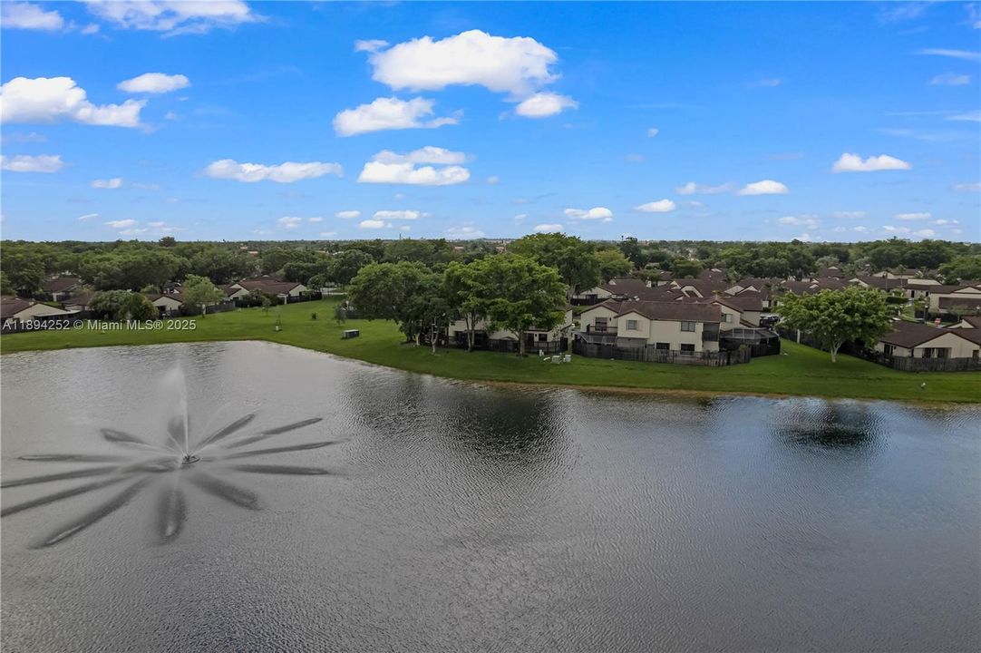 For Rent: $2,700 (2 beds, 2 baths, 1370 Square Feet)