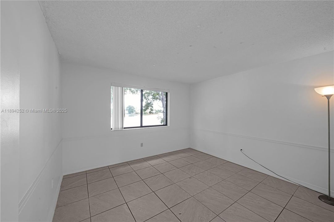 For Rent: $2,700 (2 beds, 2 baths, 1370 Square Feet)