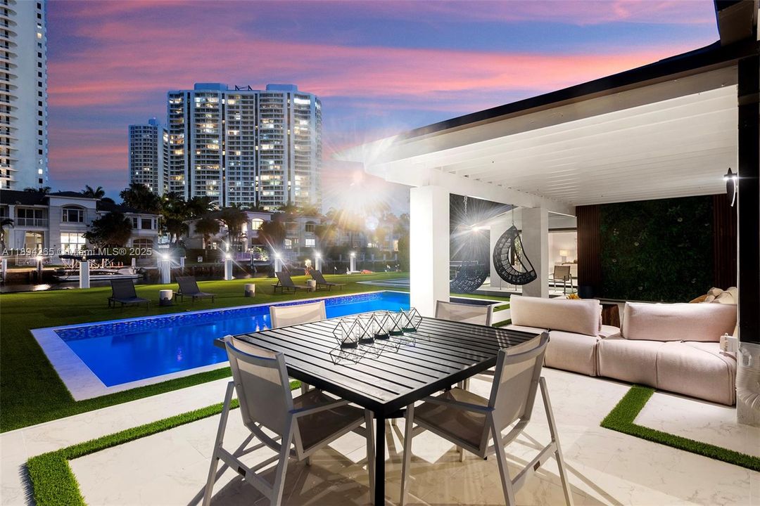 В аренду: $24,000 (5 спален, 3 ванн, 3296 Квадратных фут)