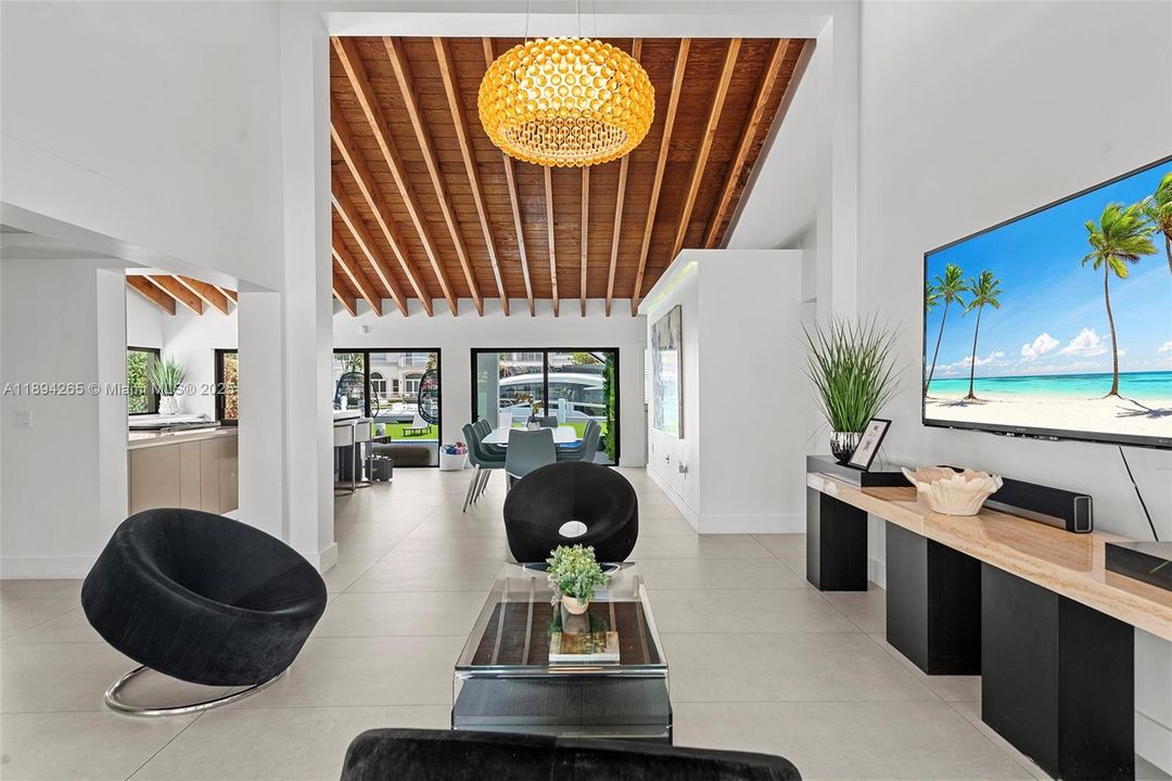 В аренду: $24,000 (5 спален, 3 ванн, 3296 Квадратных фут)