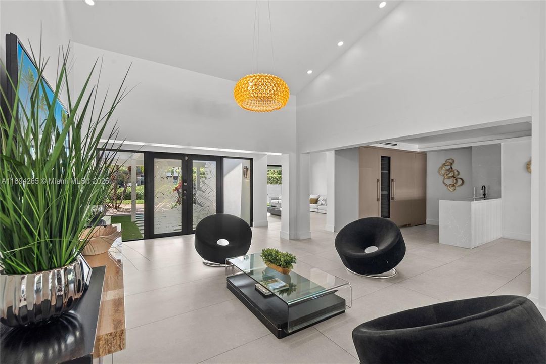 В аренду: $24,000 (5 спален, 3 ванн, 3296 Квадратных фут)