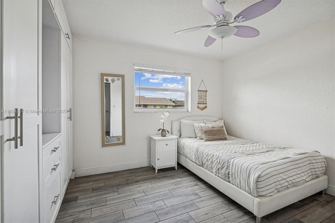 合同活跃: $515,000 (3 贝兹, 2 浴室, 1309 平方英尺)