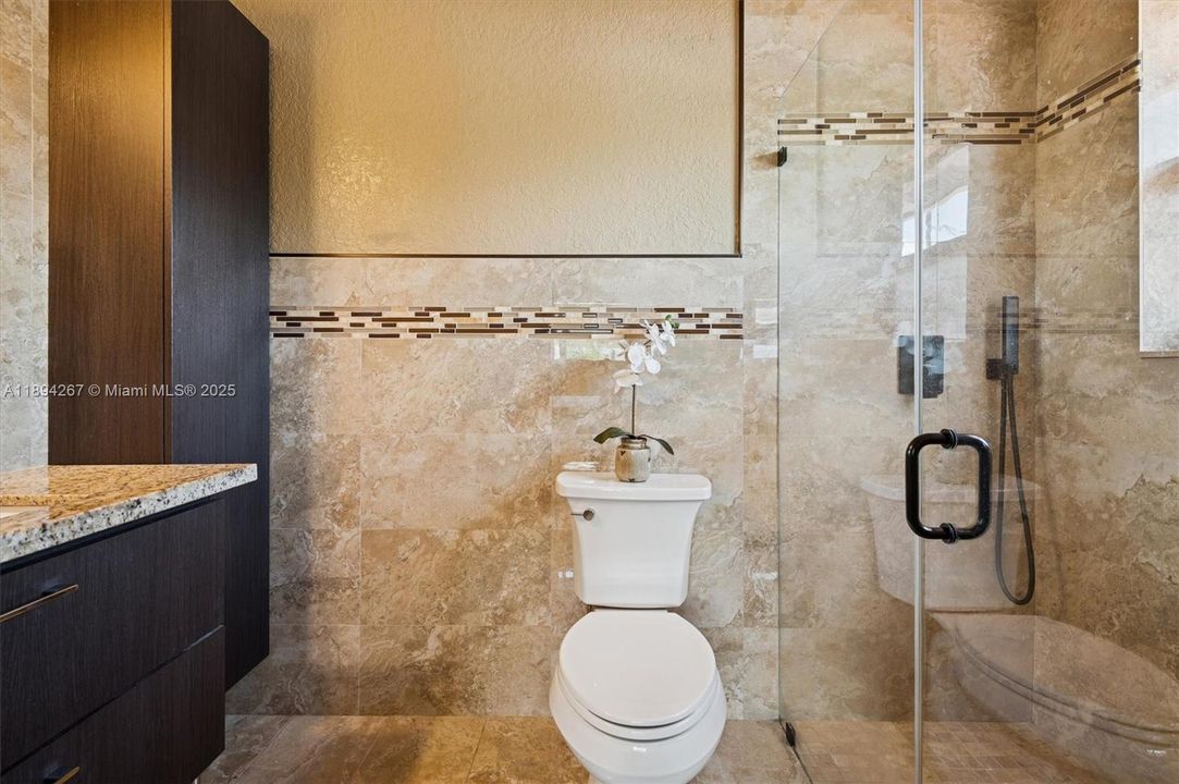 合同活跃: $515,000 (3 贝兹, 2 浴室, 1309 平方英尺)