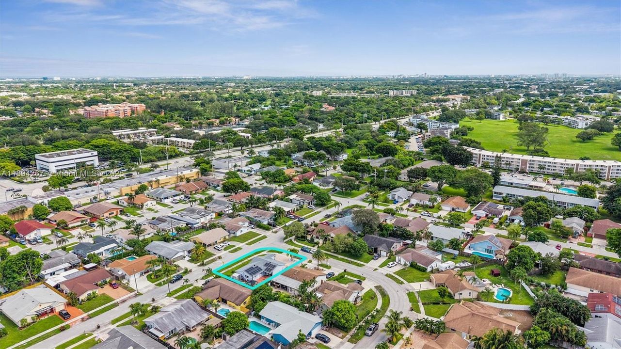 合同活跃: $515,000 (3 贝兹, 2 浴室, 1309 平方英尺)