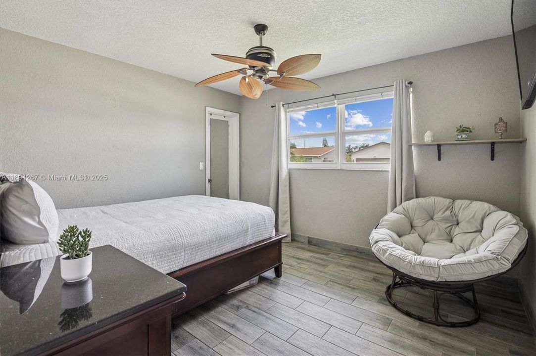 合同活跃: $515,000 (3 贝兹, 2 浴室, 1309 平方英尺)