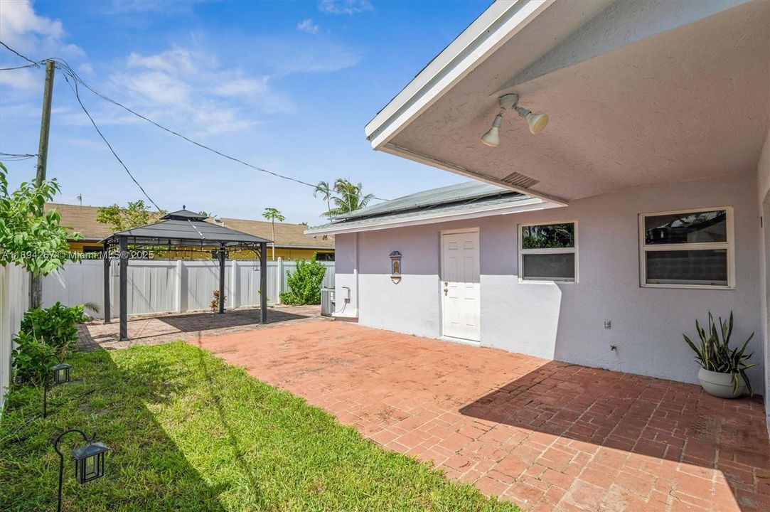 合同活跃: $515,000 (3 贝兹, 2 浴室, 1309 平方英尺)