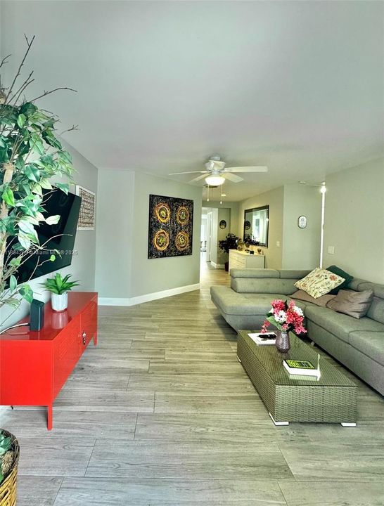 На продажу: $599,000 (3 спален, 2 ванн, 1358 Квадратных фут)