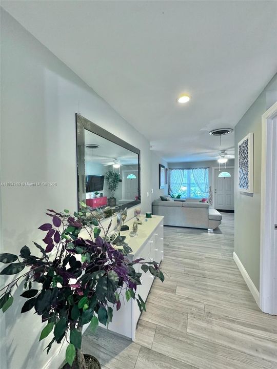 На продажу: $599,000 (3 спален, 2 ванн, 1358 Квадратных фут)