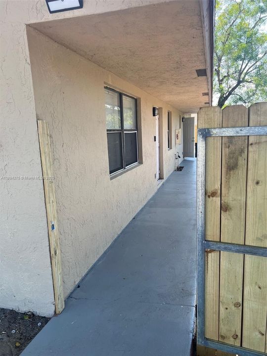 最近租的: $2,000 (3 贝兹, 1 浴室, 1000 平方英尺)