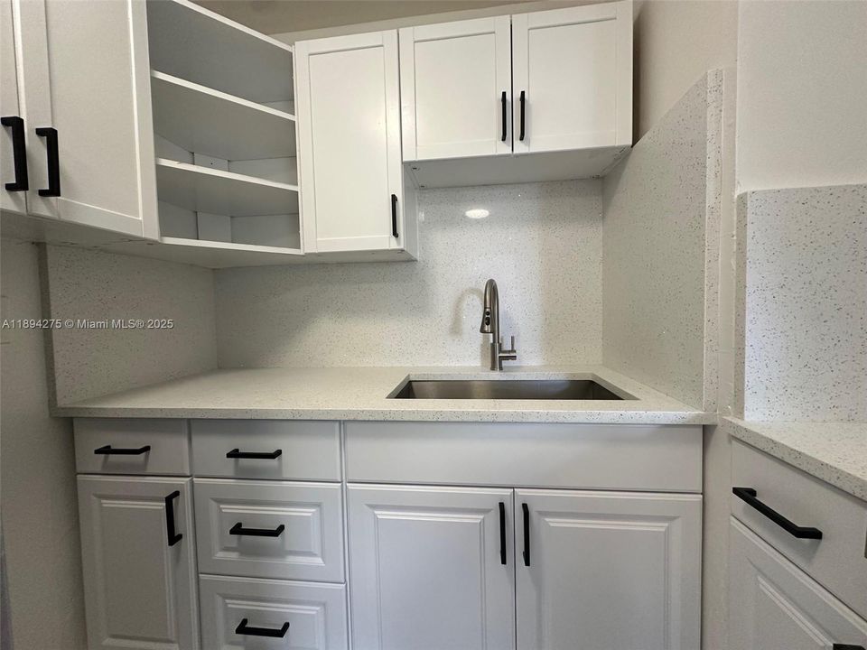 最近租的: $2,000 (3 贝兹, 1 浴室, 1000 平方英尺)