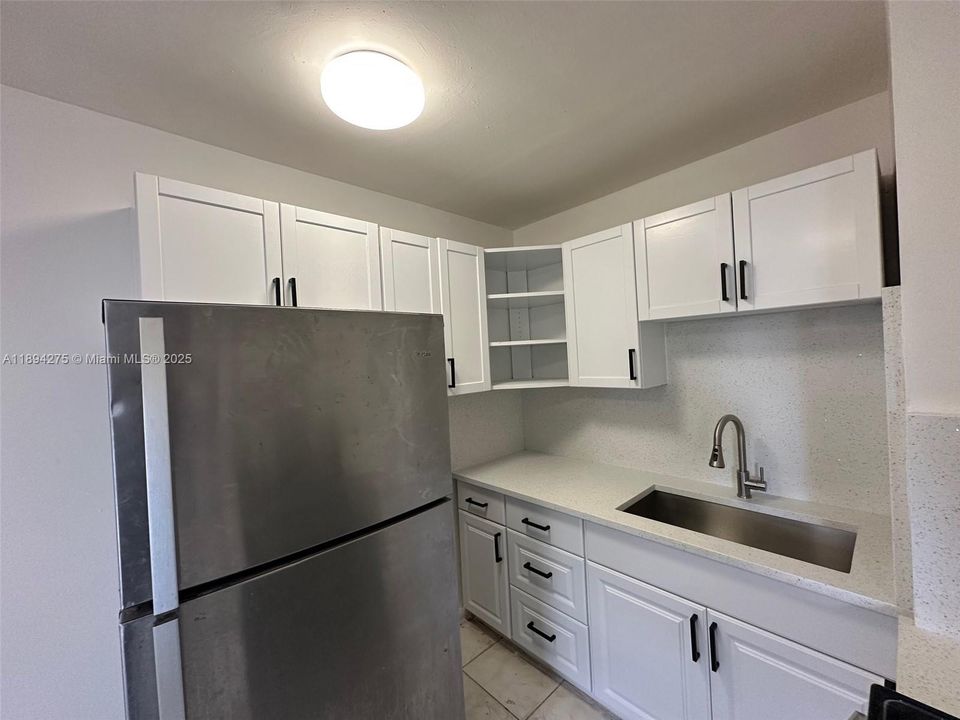 最近租的: $2,000 (3 贝兹, 1 浴室, 1000 平方英尺)