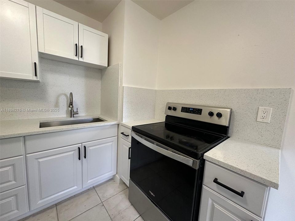 最近租的: $2,000 (3 贝兹, 1 浴室, 1000 平方英尺)