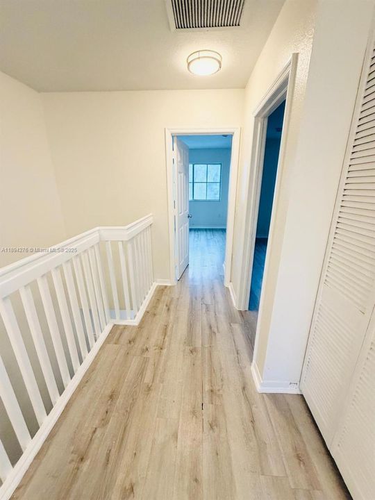 合同活跃: $2,850 (4 贝兹, 3 浴室, 1528 平方英尺)