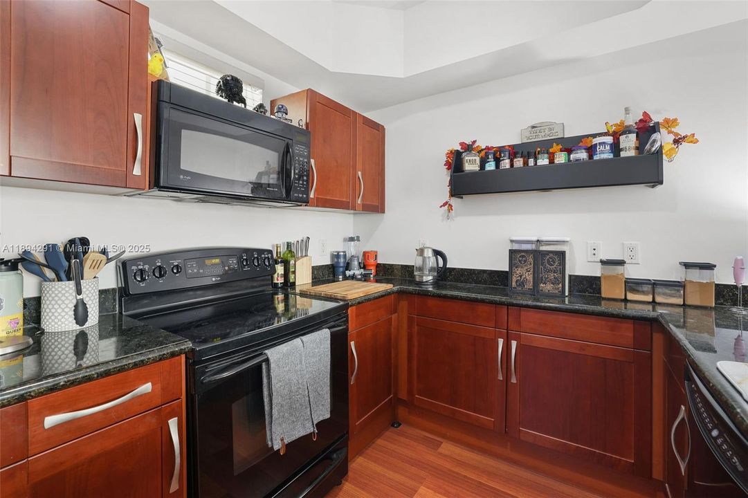 En Venta: $340,000 (1 camas, 1 baños, 770 Pies cuadrados)