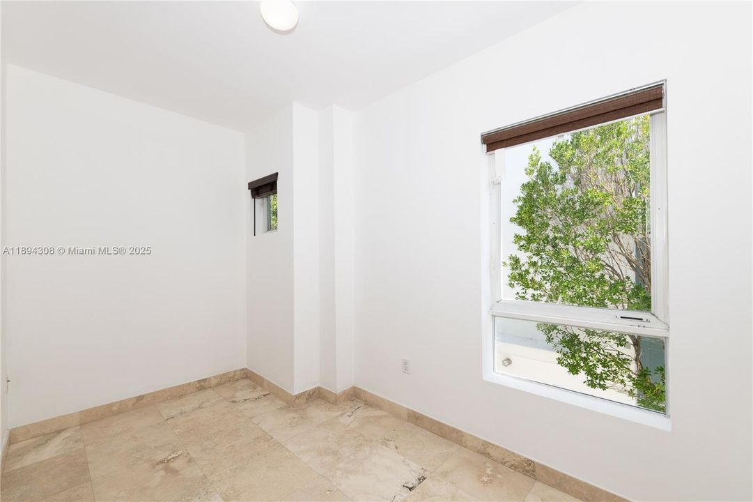 出租: $4,350 (2 贝兹, 1 浴室, 1100 平方英尺)