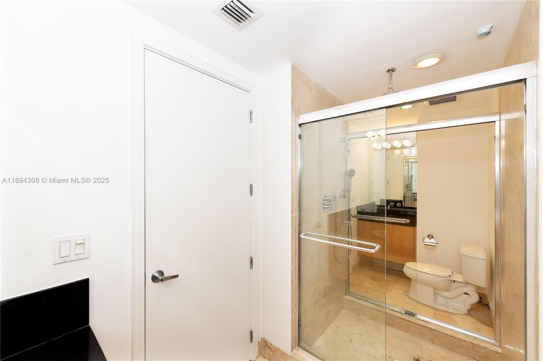 出租: $4,350 (2 贝兹, 1 浴室, 1100 平方英尺)