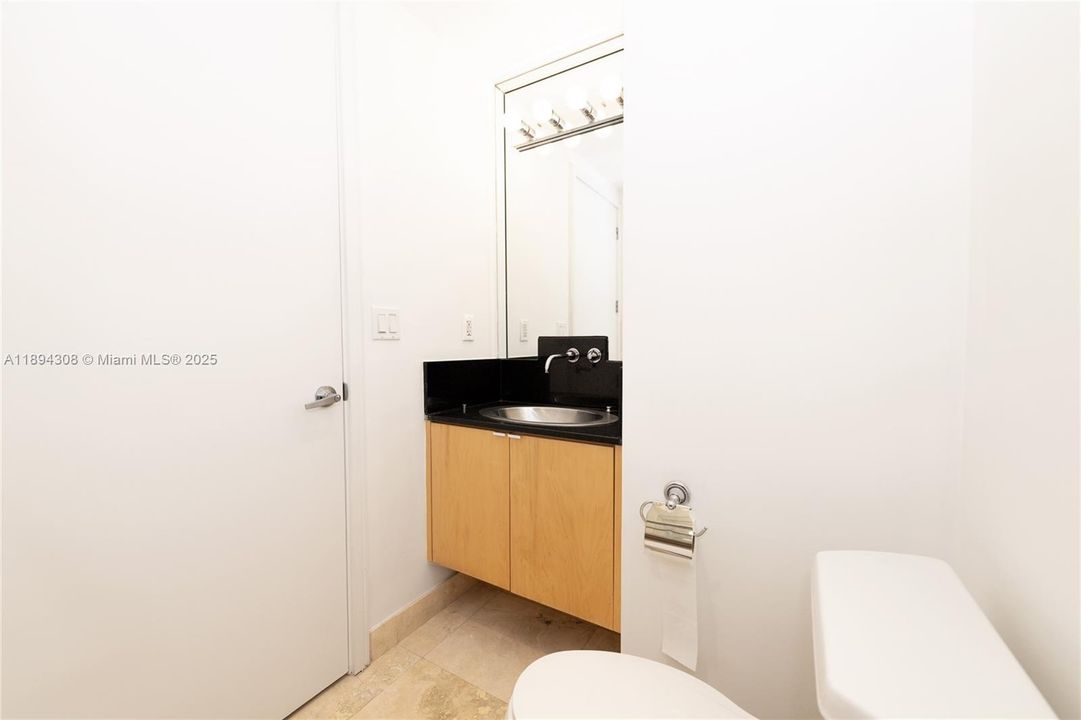 出租: $4,350 (2 贝兹, 1 浴室, 1100 平方英尺)